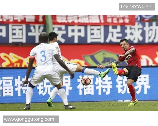 武汉篮球队在选拔赛中以95分稳居积分榜首位,表现抢眼