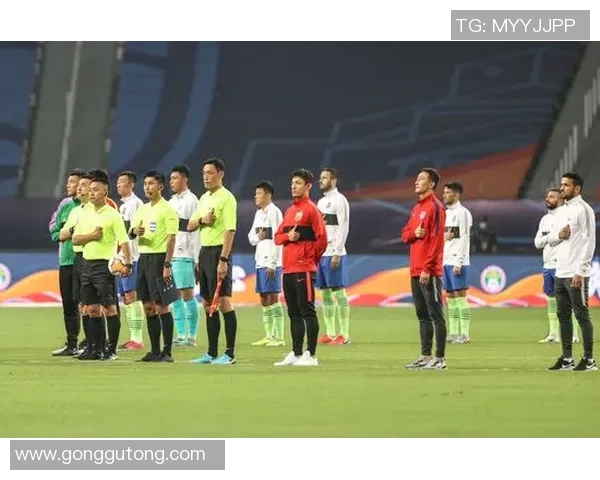 足球明星亲自设计比赛手套助力球队争冠展现个性与风格